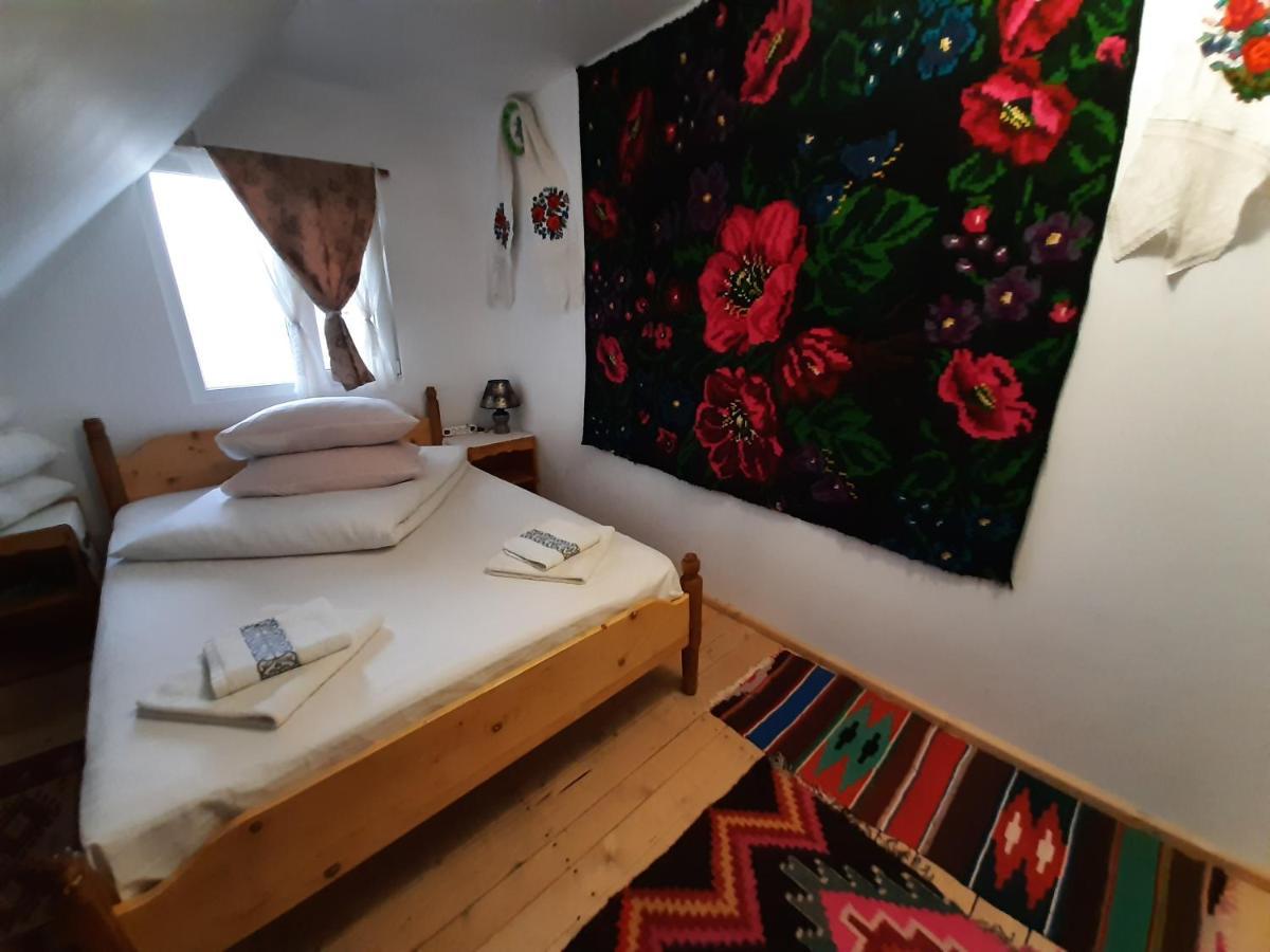 Ferienwohnung Casa Pintea De Sub Coasta Breb Zimmer foto